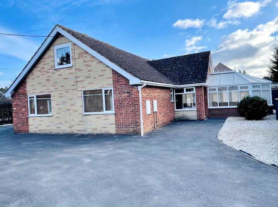 5-Bedroom Cottage In Healing, Grimsby Exterior foto